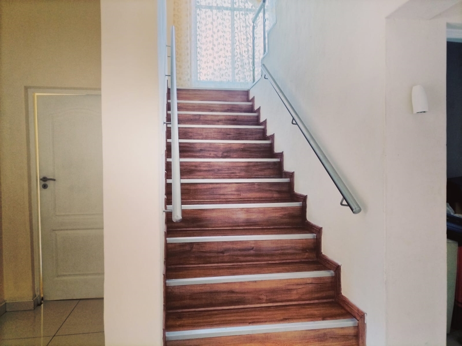 5 Bedroom Property for Sale in Mmabatho Unit 6 North West